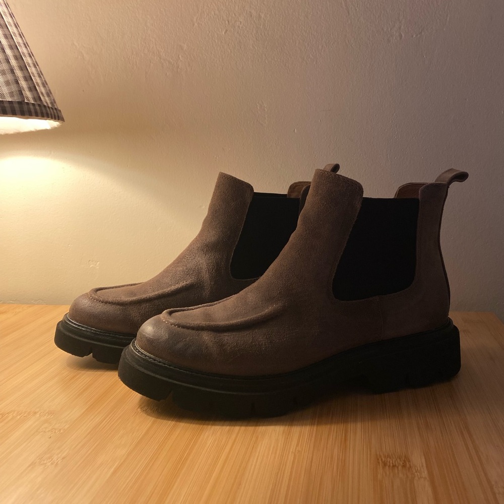 Aqua Softt Chelsea Boots